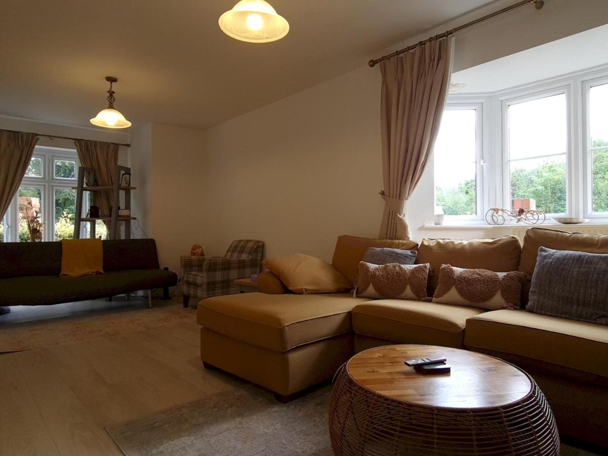 Pass The Keys Well Located Modern 5 Bedroom House Birmingham Luaran gambar