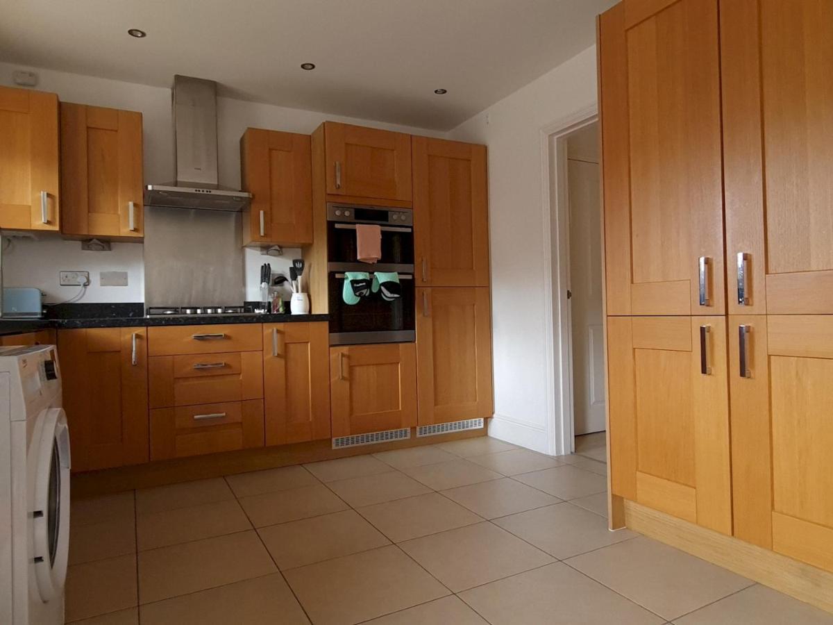 Pass The Keys Well Located Modern 5 Bedroom House Birmingham Luaran gambar